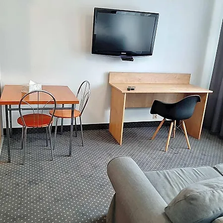 Poleczki 公寓式酒店 4*